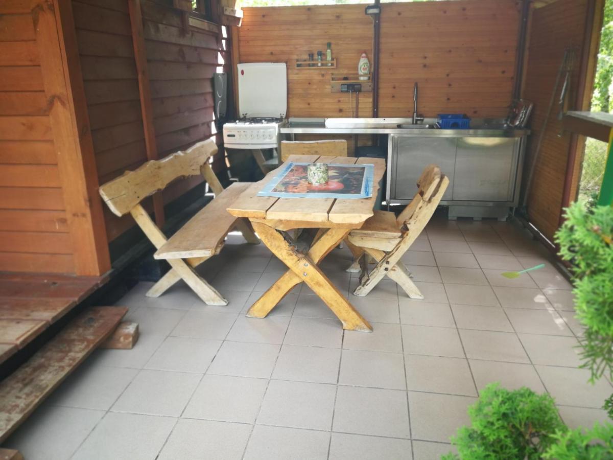 Domki Domek Na Jeziorem Wilczynskim Budzislawskim , Las, Osobno Ogrodzony 2-6 Osob- Klimatyzacja, Ogrzewanie, 62-550 Zygmuntowo Gm Wilczyn Zygmuntowo (Konin) Exterior foto